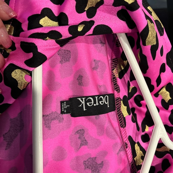 Beautiful jacket in great condition. - Picture 2 of 3